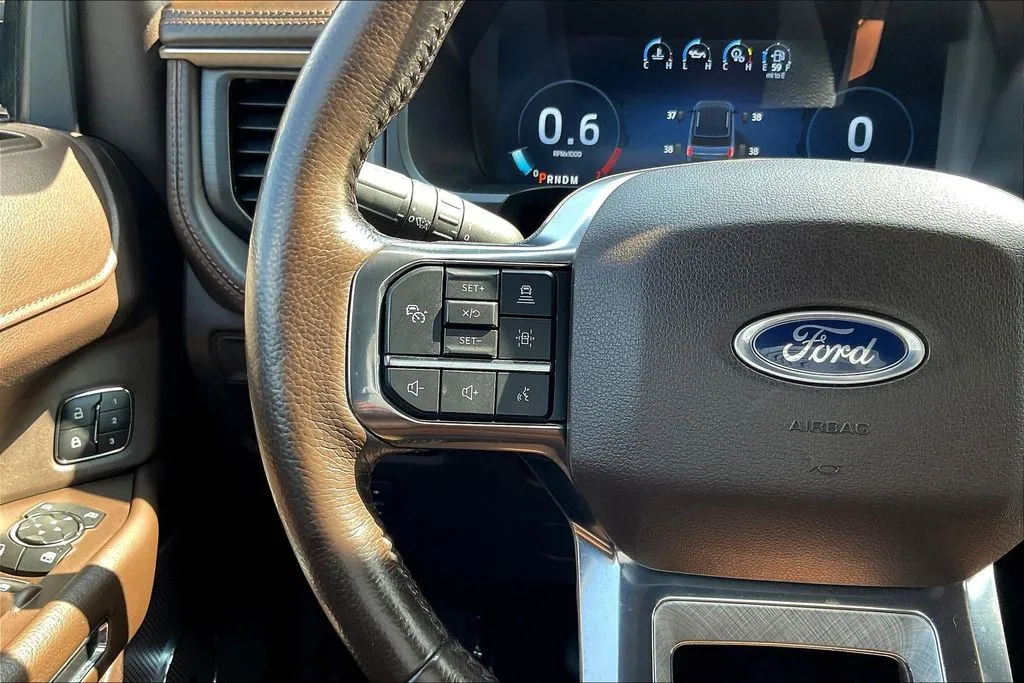 Ford Expedition photo 11