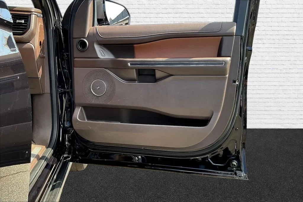 Ford Expedition photo 29
