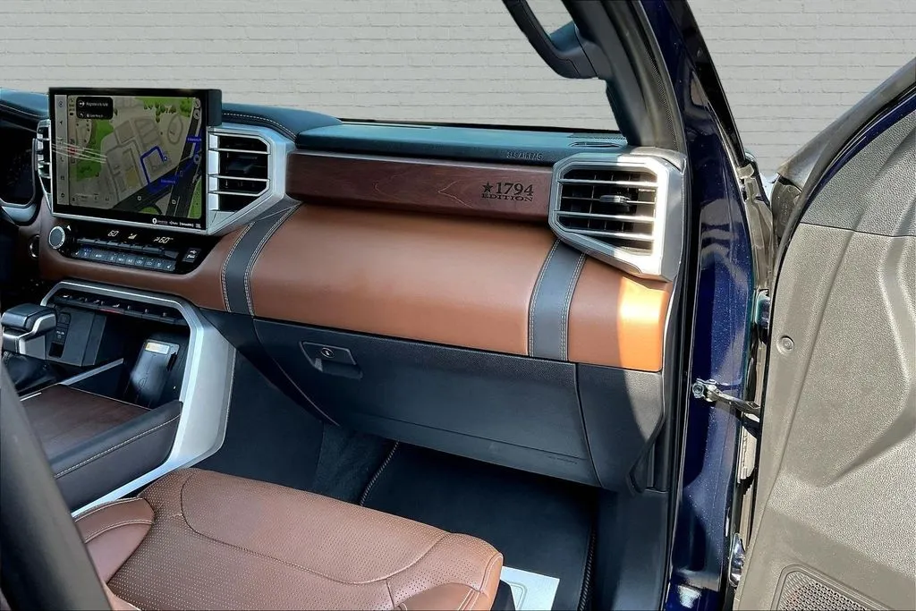 Toyota Tundra photo 25