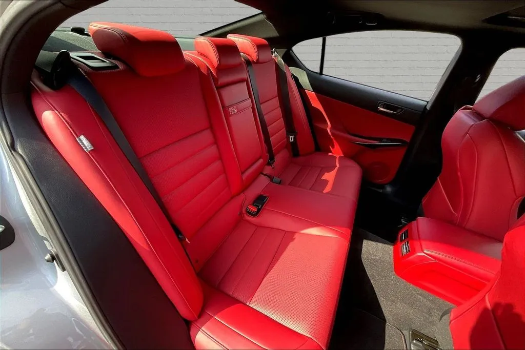 Lexus IS photo 23