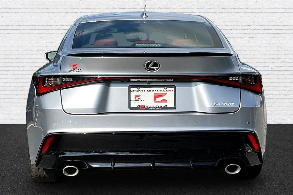 Lexus IS photo 5