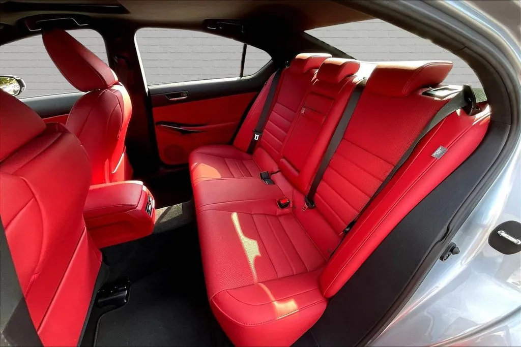 Lexus IS photo 20