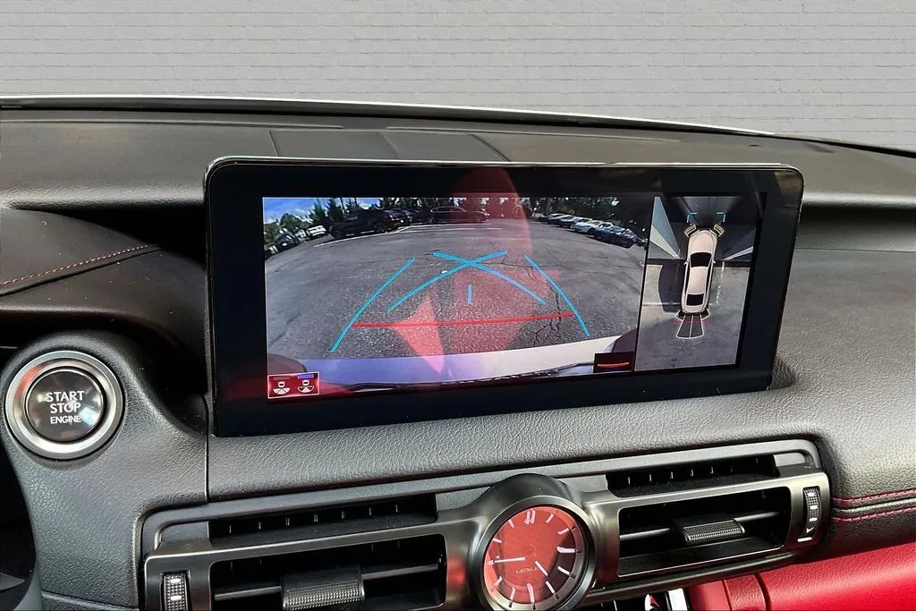Lexus IS photo 13
