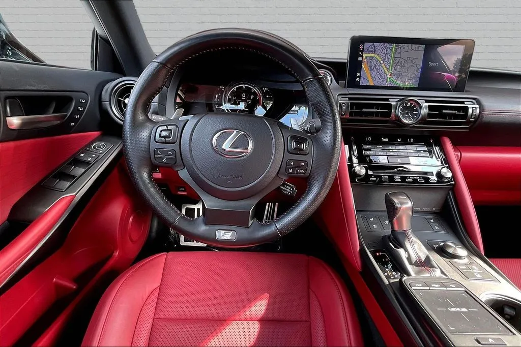 Lexus IS photo 8