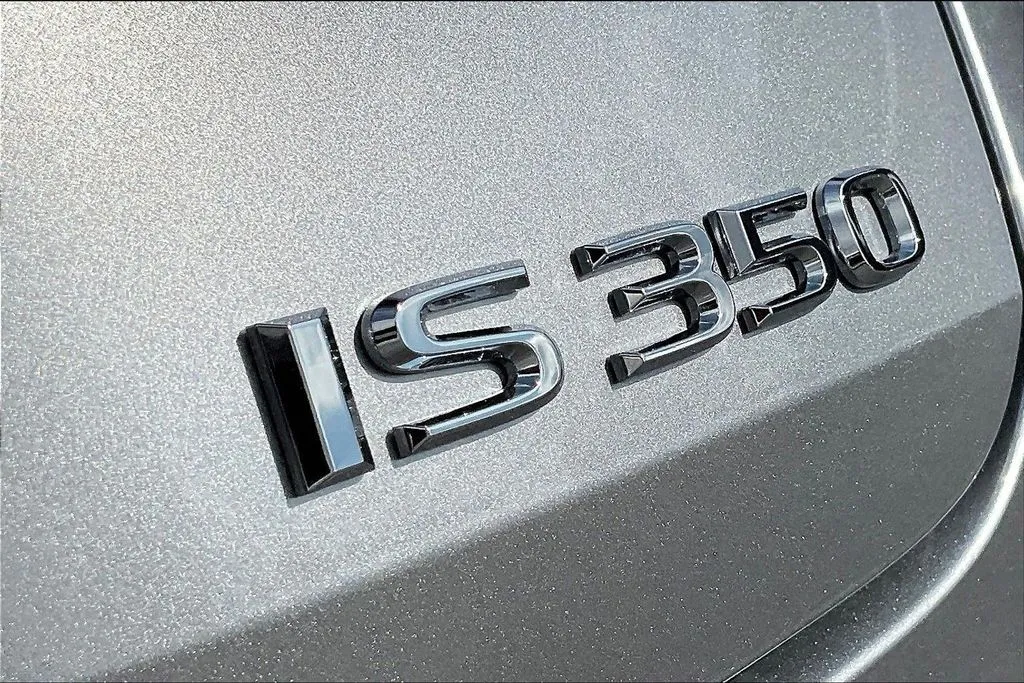 Lexus IS photo 22