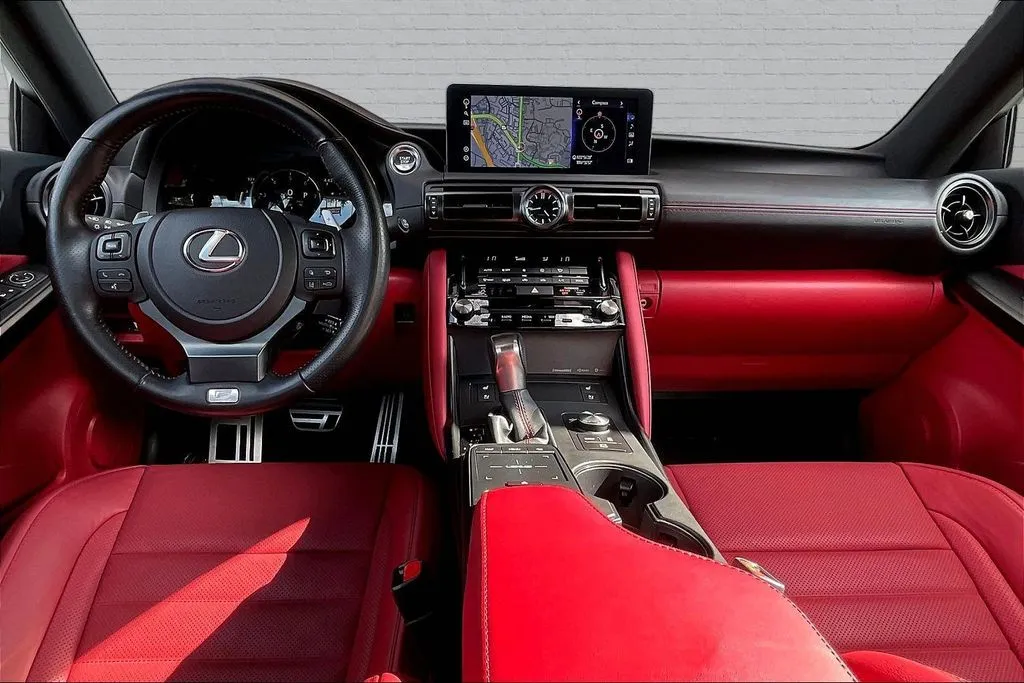 Lexus IS photo 7