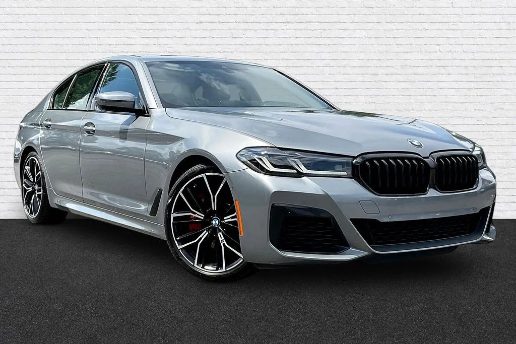 BMW 5 Series photo 3