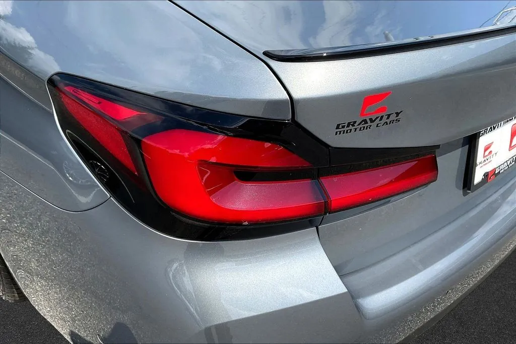 BMW 5 Series photo 21