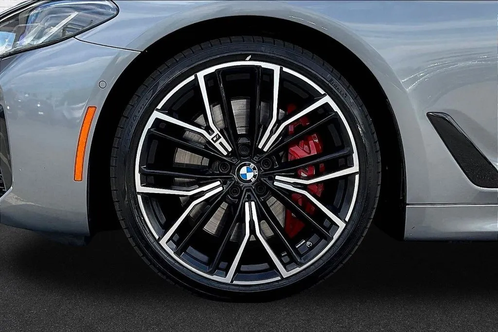BMW 5 Series photo 30