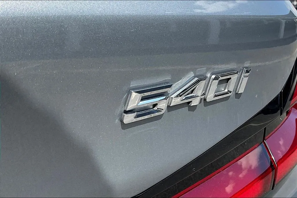 BMW 5 Series photo 22