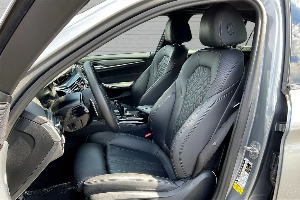 BMW 5 Series photo 19