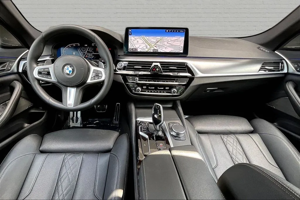 BMW 5 Series photo 7
