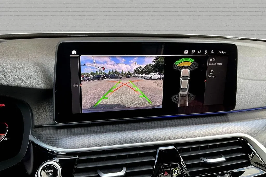 BMW 5 Series photo 13