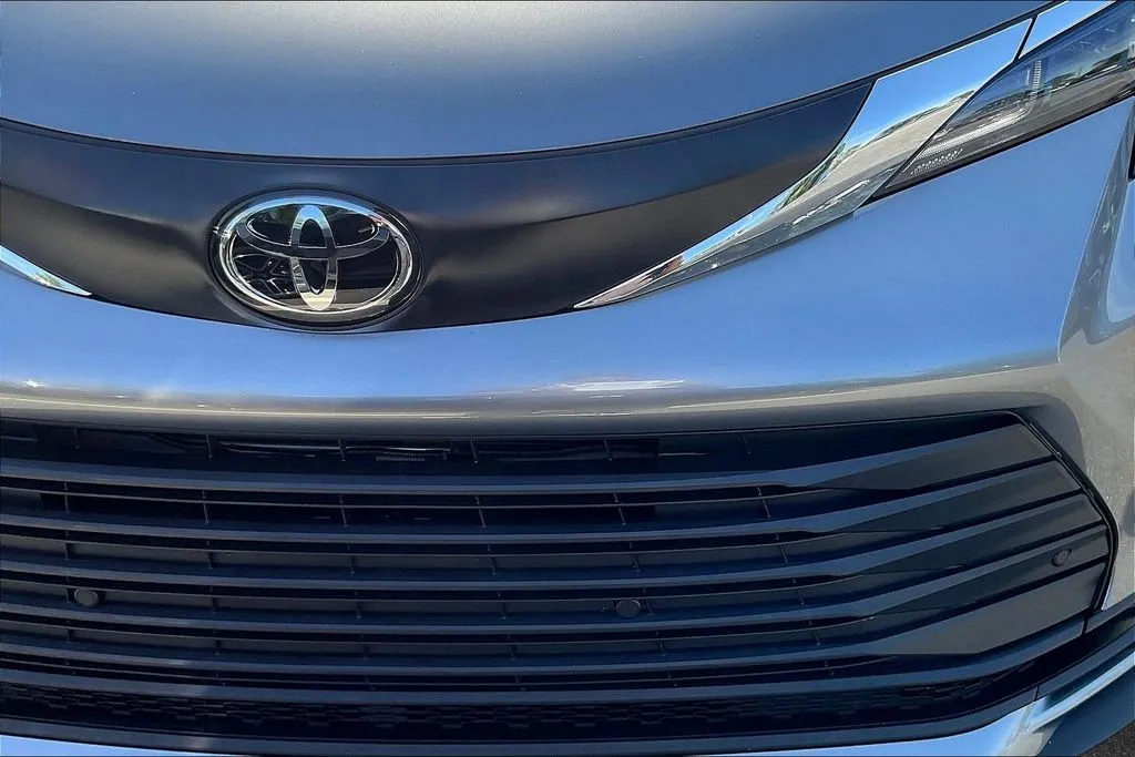 Toyota Sienna photo 33