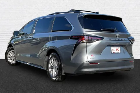 More photos of 2026 Toyota Sienna XLE at Gravity Motor Cars, GA