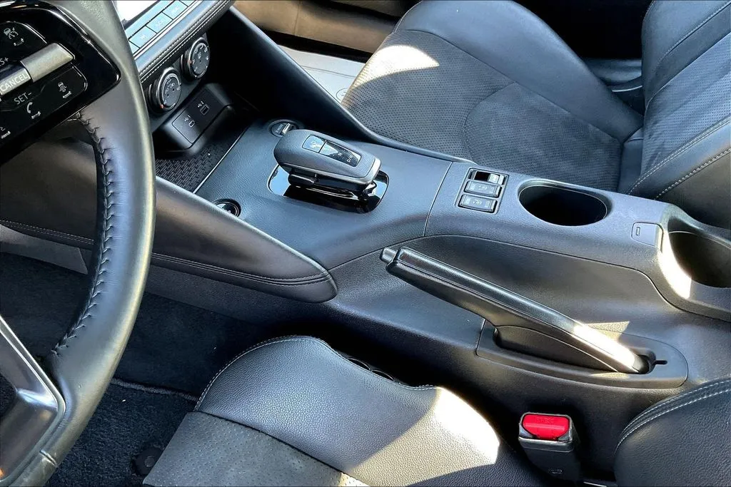 Nissan Z photo 16