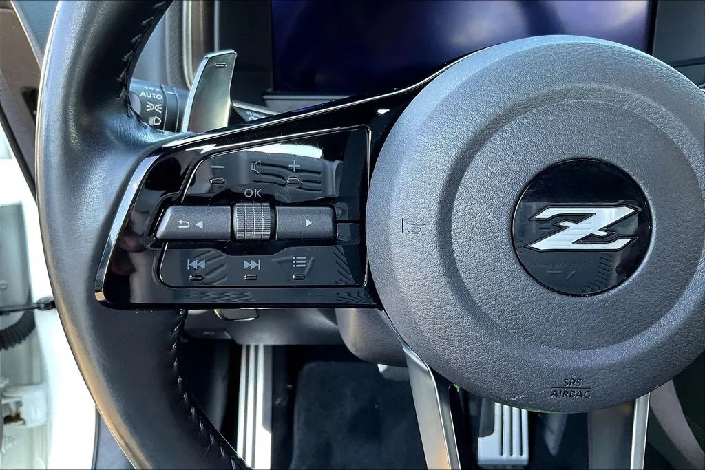 Nissan Z photo 10