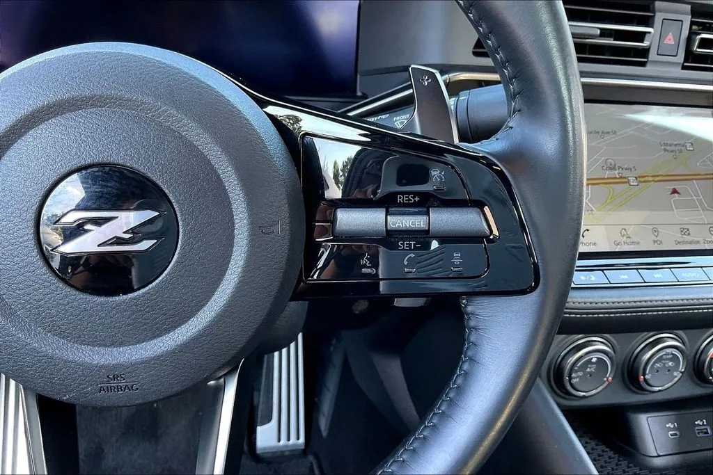 Nissan Z photo 11