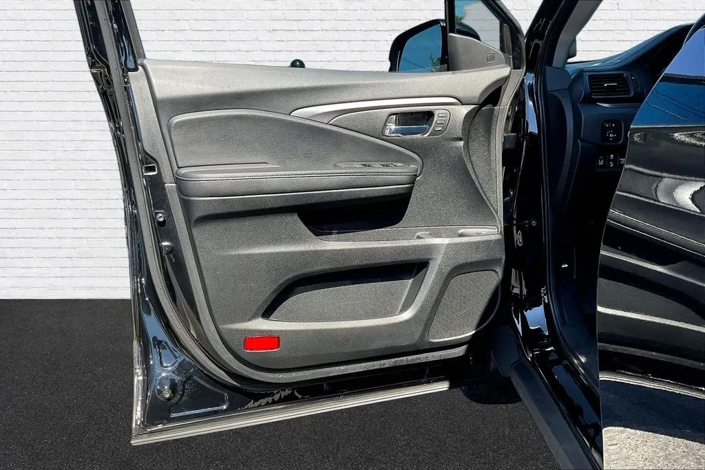 Honda Ridgeline photo 18