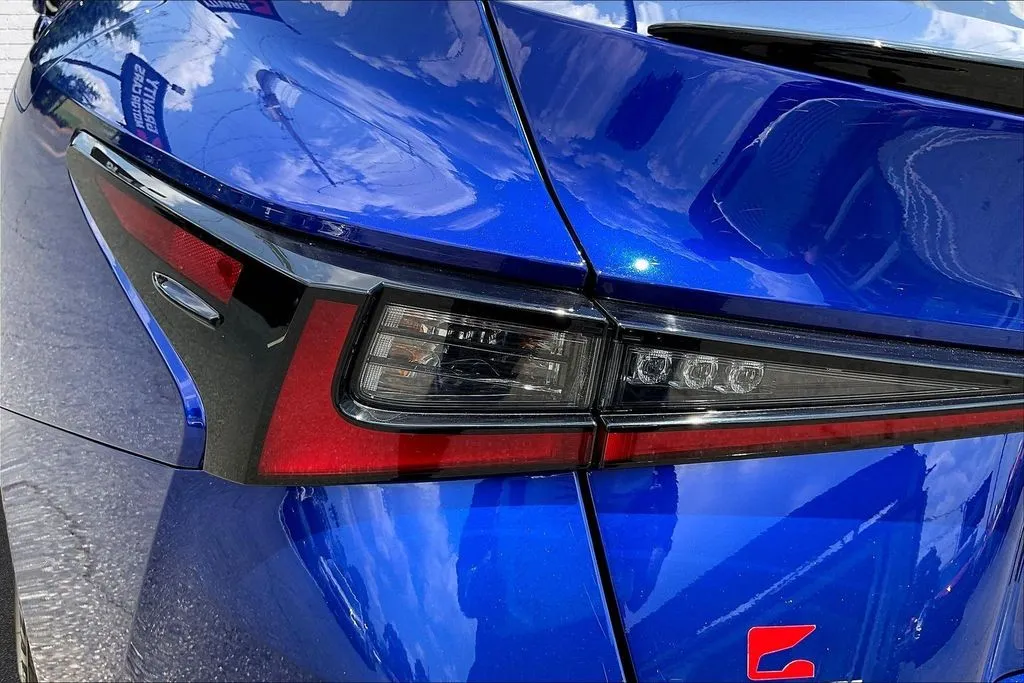 Lexus IS photo 23