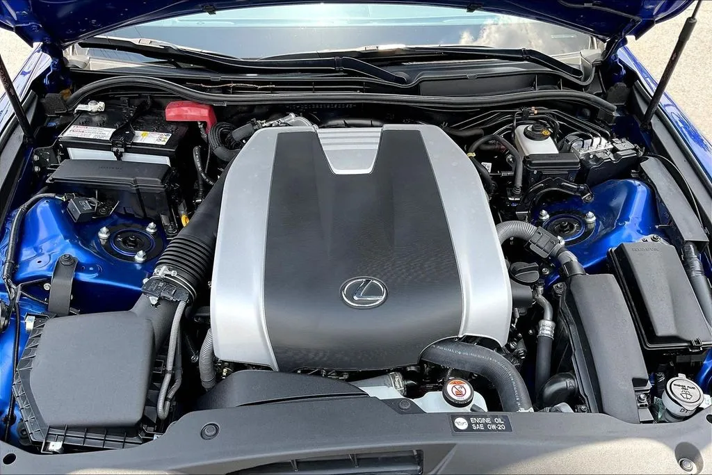Lexus IS photo 30