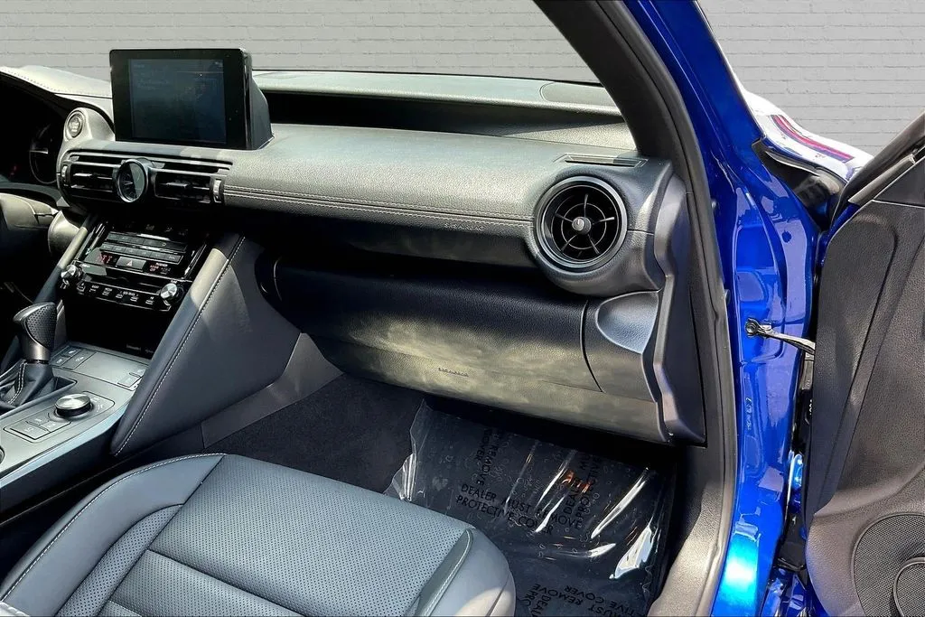 Lexus IS photo 26