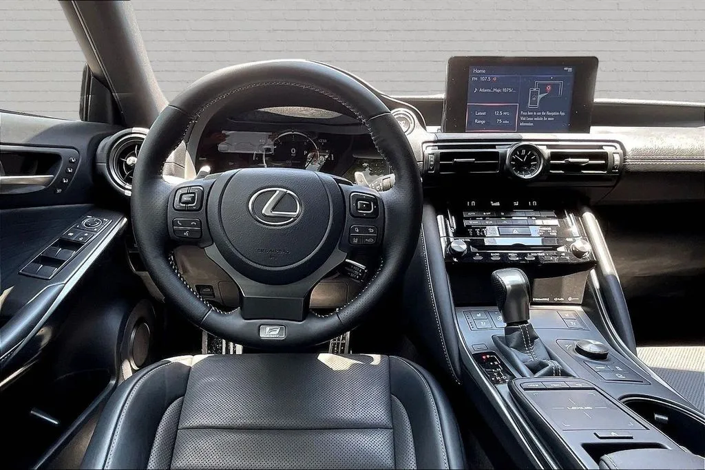 Lexus IS photo 8