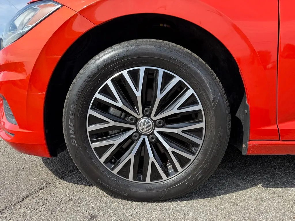 Volkswagen Jetta photo 8