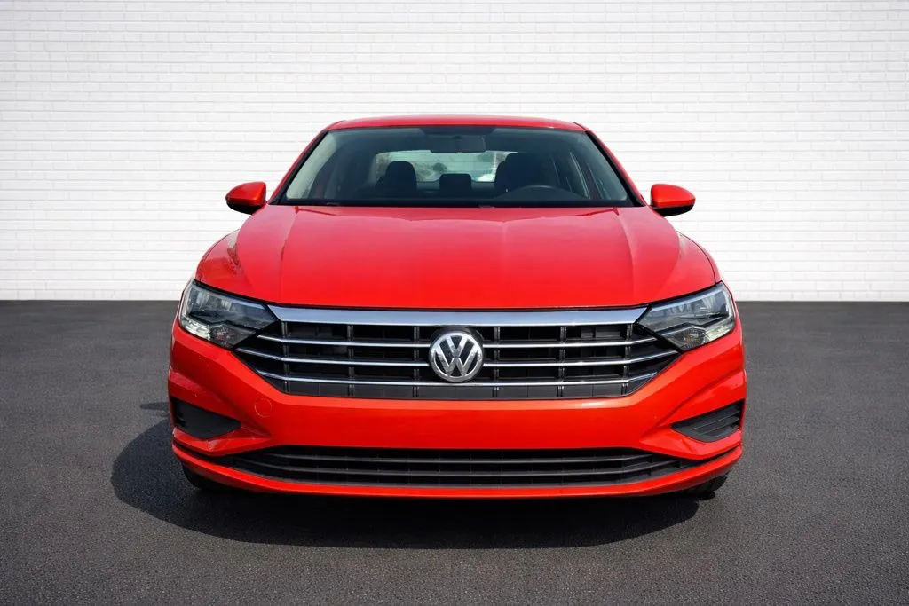 Volkswagen Jetta photo 2