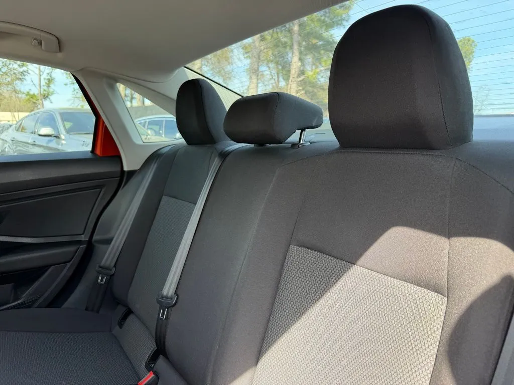 Volkswagen Jetta photo 22