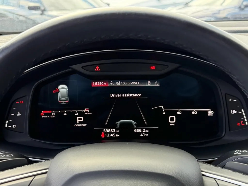 Audi Q8 photo 19