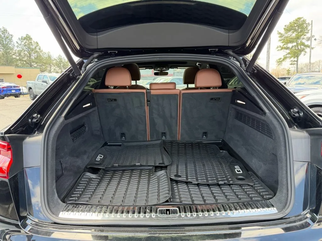 Audi Q8 photo 7