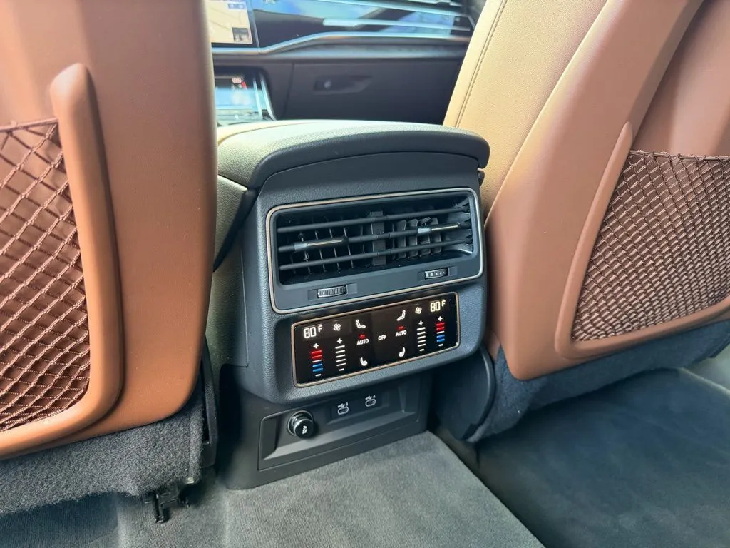 Audi Q8 photo 26