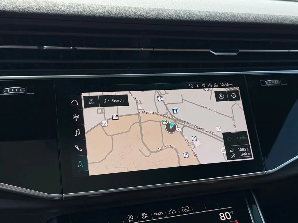Audi Q8 photo 20