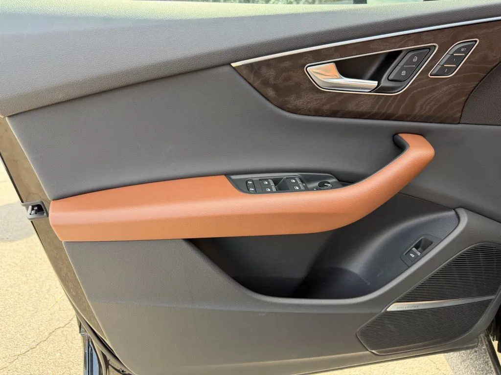 Audi Q8 photo 13