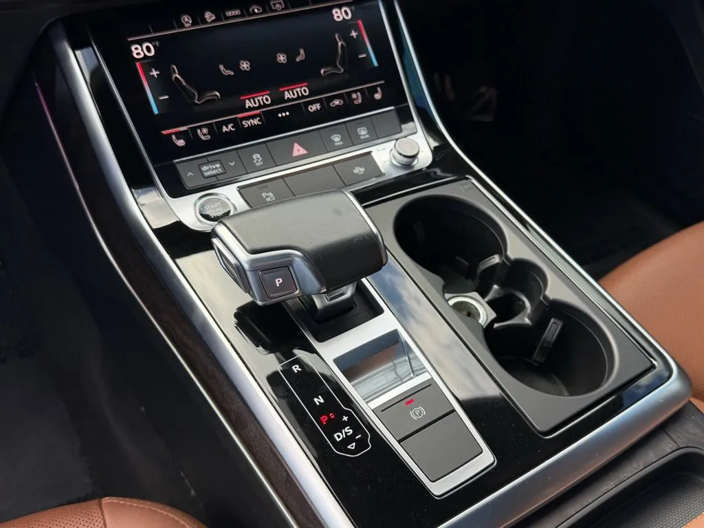 Audi Q8 photo 23