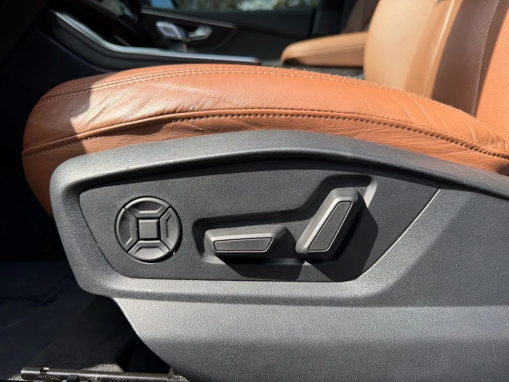 Audi Q8 photo 12