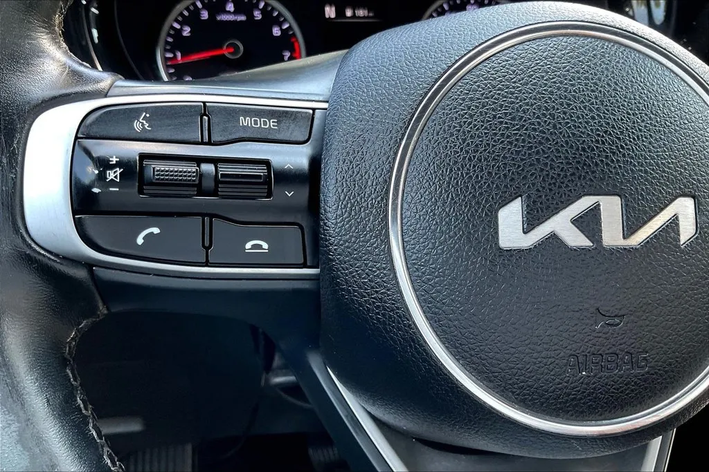 Kia K5 photo 9