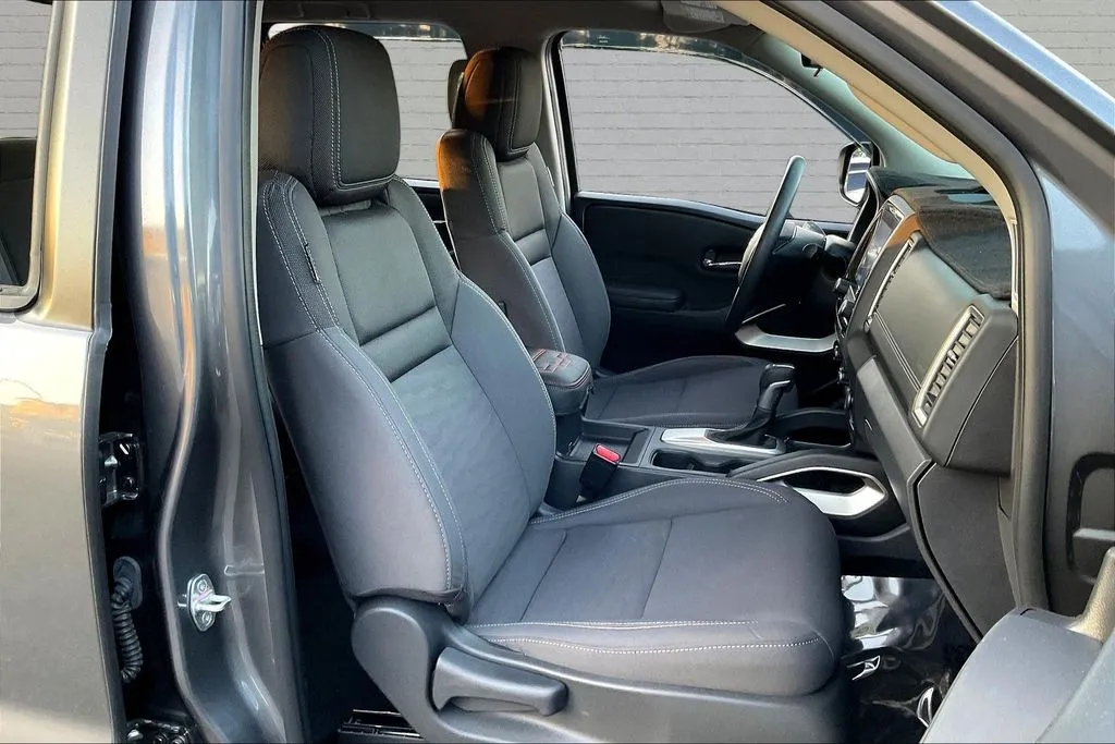 Nissan Frontier photo 27