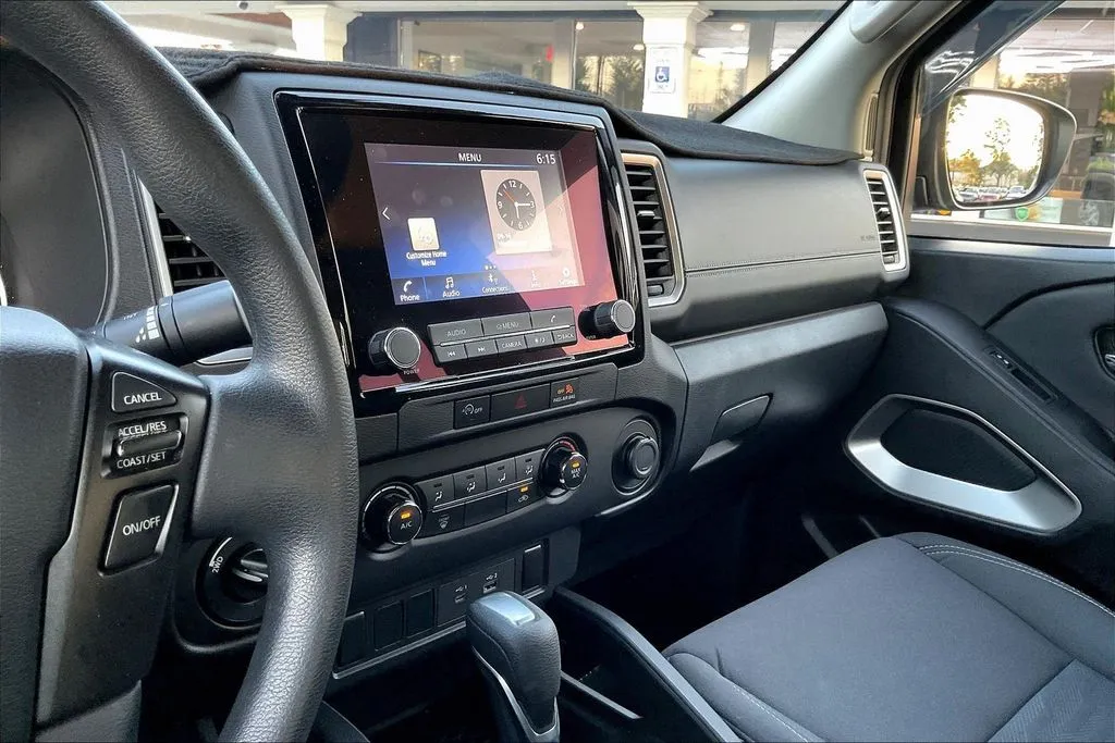 Nissan Frontier photo 14
