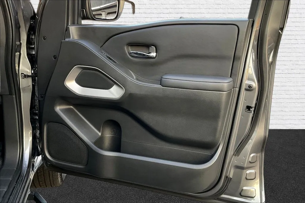 Nissan Frontier photo 26