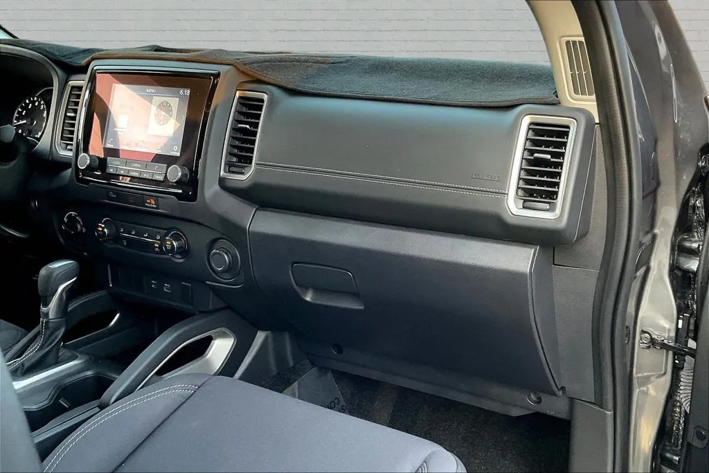 Nissan Frontier photo 25