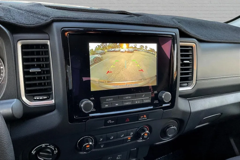 Nissan Frontier photo 13