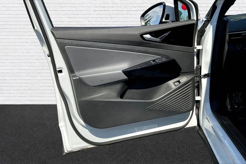Volkswagen ID.4 photo 16