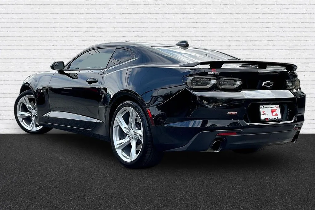 Chevrolet Camaro photo 2