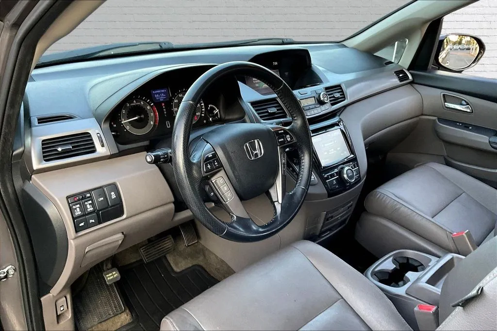 Honda Odyssey photo 12