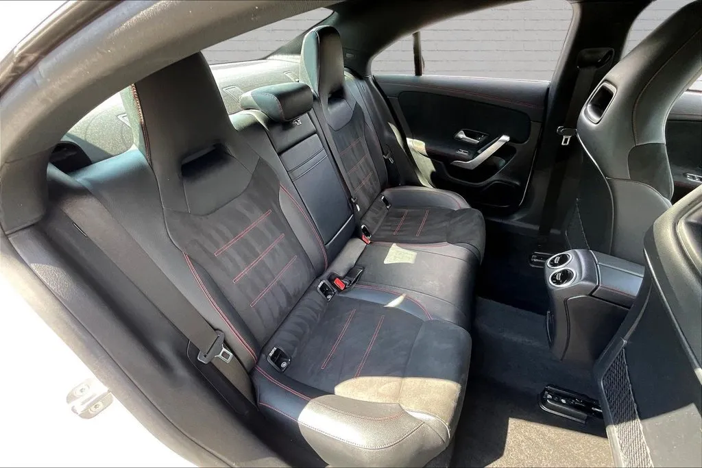 Mercedes-Benz CLA photo 22