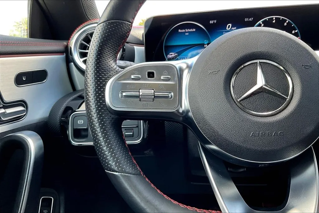Mercedes-Benz CLA photo 10