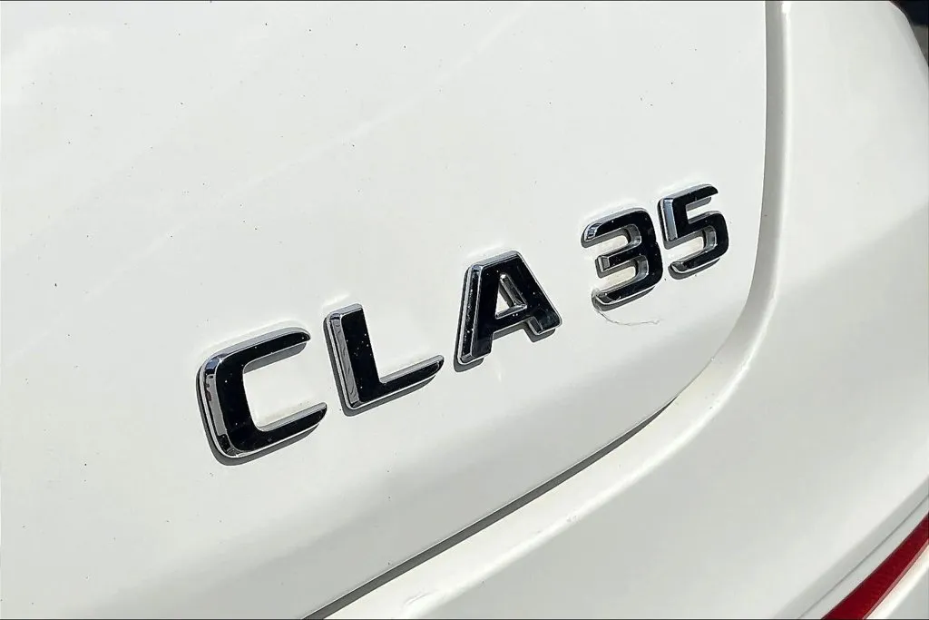 Mercedes-Benz CLA photo 21