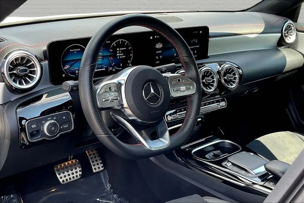 Mercedes-Benz CLA photo 14